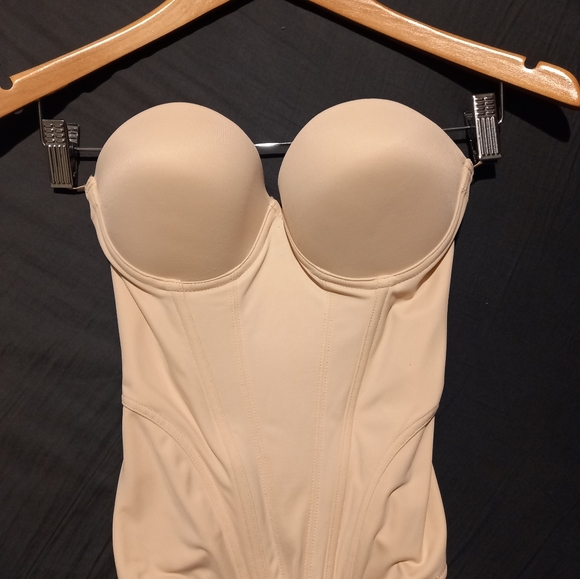 Jezebel brand bustier, 32C - Picture 2 of 2